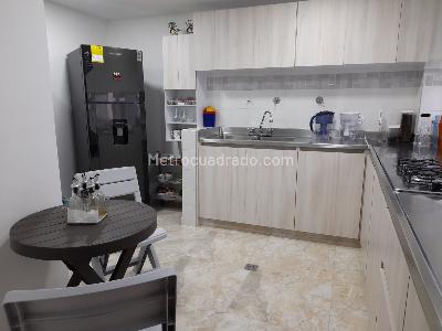 Apartamento de 3 alcobas en venta en Laureles La Castellana, Medellín, 105 m² · foto 5 de 13