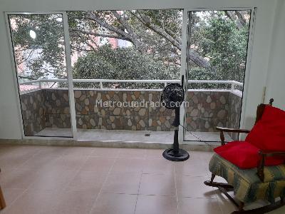 Apartamento de 3 alcobas en venta en Laureles La Castellana, Medellín, 105 m² · foto 3 de 13