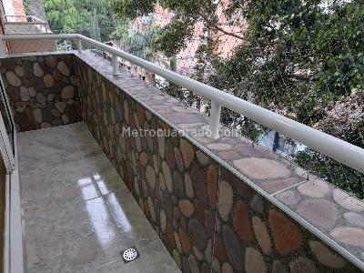 Apartamento de 3 alcobas en venta en Laureles La Castellana, Medellín, 105 m² · foto 4 de 13