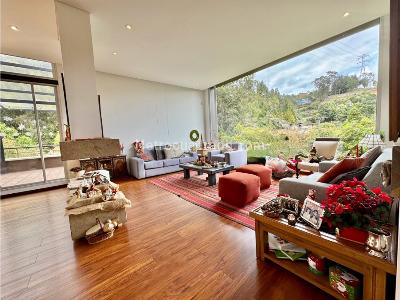 Casa de 4 alcobas en venta en Km 7 Via A La Calera, La Calera, 1560 m² · foto 2 de 20