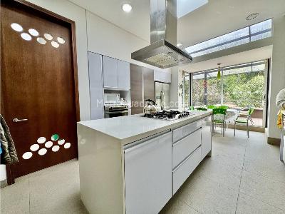 Casa de 4 alcobas en venta en Km 7 Via A La Calera, La Calera, 1560 m² · foto 9 de 20