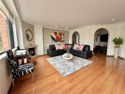 Apartamento de 3 alcobas en venta en Molinos Norte, Bogotá, 139 m² · foto 2 de 15