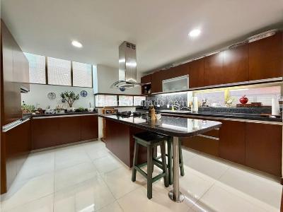 Casa de 4 alcobas en venta en Usaquen, Bogotá, 214 m² · foto 4 de 17