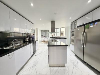Apartamento en venta en Santa Barbara, Bogotá · foto 3 de 20