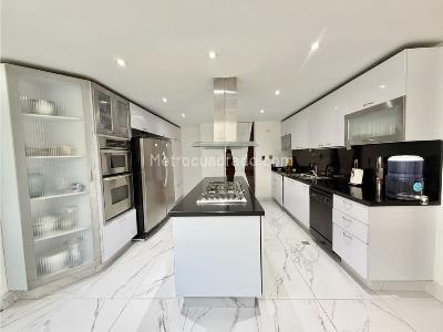 Apartamento en venta en Santa Barbara, Bogotá · foto 4 de 20