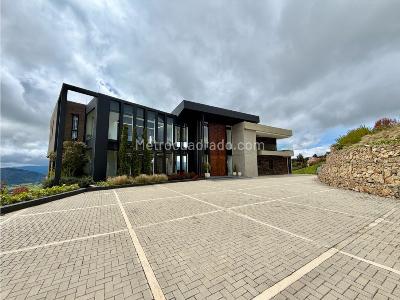 Casa de 4 alcobas en venta en Chia, Chía, 1100 m² · foto 2 de 20