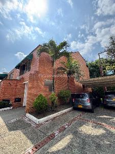 Casa de 4 alcobas en venta en El Ingenio, Cali, 200 m² · foto 2 de 20