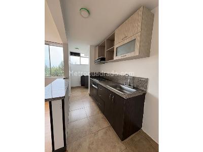Apartamento en venta en Gran Granada, Bogotá · foto 3 de 7