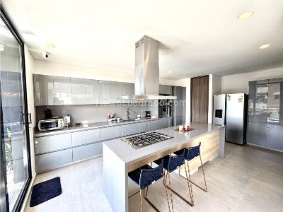 Apartamento de 4 alcobas en venta en Bella Suiza, Bogotá, 300 m² · foto 7 de 14