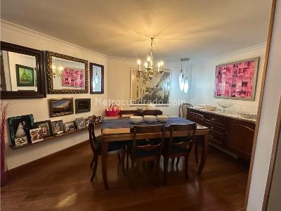 Apartamento de 3 alcobas en venta en Chico, Bogotá, 122 m² · foto 10 de 11