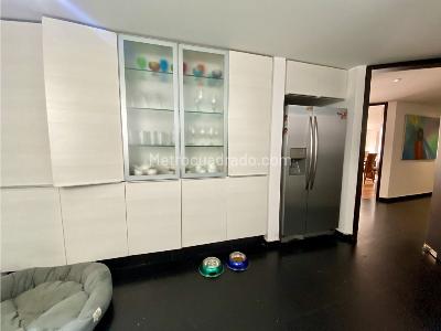 Apartamento de 3 alcobas en venta en El Virrey, Bogotá, 207 m² · foto 9 de 20