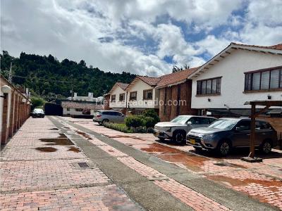 Casa de 4 alcobas en venta en San Jose De Bavaria, Bogotá, 220 m² · foto 2 de 20