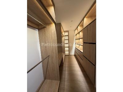 Apartamento de 3 alcobas en venta en Chico Norte, Bogotá, 178 m² · foto 4 de 20