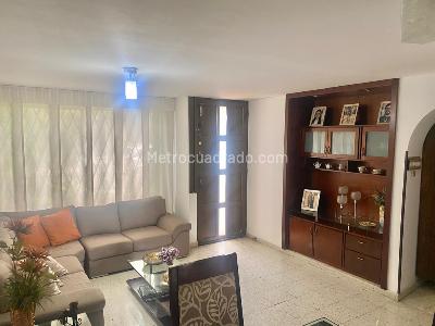 Casa de 5 alcobas en venta en La Flora, Cali, 294 m² · foto 4 de 20