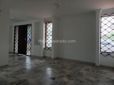 Casa de 5 alcobas en venta en Santa Anita, Cali, 228 m² · foto 5 de 16