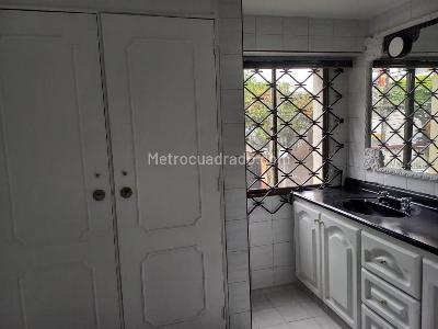 Casa de 5 alcobas en venta en Santa Anita, Cali, 228 m² · foto 8 de 16