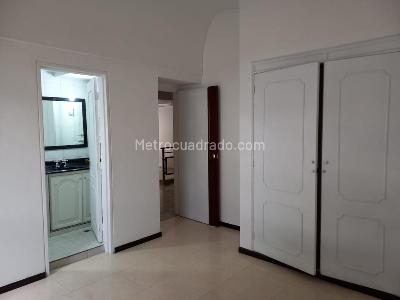 Casa de 5 alcobas en venta en Santa Anita, Cali, 228 m² · foto 9 de 16