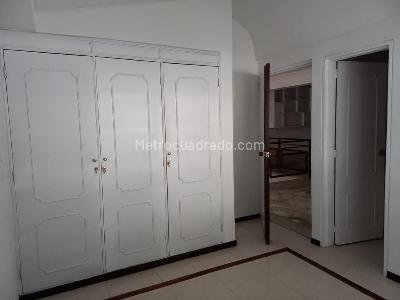 Casa de 5 alcobas en venta en Santa Anita, Cali, 228 m² · foto 15 de 16