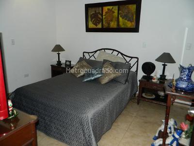 Casa de 5 alcobas en venta en Flora Industrial, Cali, 318 m² · foto 11 de 20
