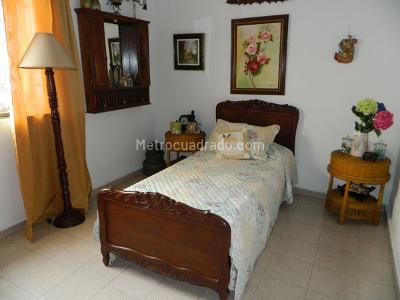 Casa de 5 alcobas en venta en Flora Industrial, Cali, 318 m² · foto 16 de 20