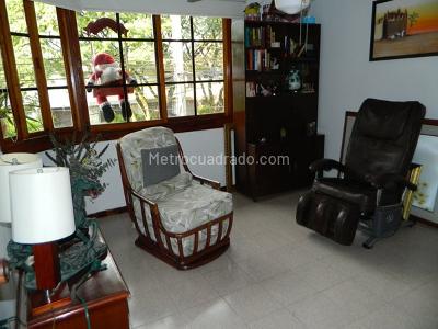 Casa de 5 alcobas en venta en Flora Industrial, Cali, 318 m² · foto 19 de 20