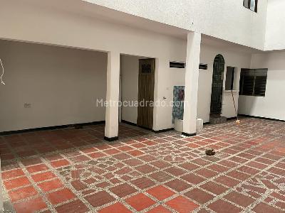 Casa de 5 alcobas en venta en Aguablanca, Cali, 397 m² · foto 4 de 12