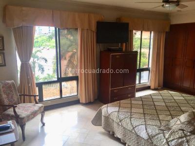 Apartamento de 3 alcobas en venta en Normandia, Cali, 292 m² · foto 18 de 20