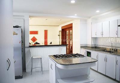 Apartamento de 3 alcobas en venta en Granada, Cali, 233 m² · foto 6 de 20