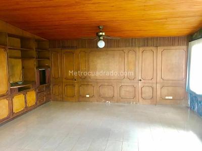 Casa de 5 alcobas en venta en Santa Monica Residencial, Cali, 833 m² · foto 9 de 20