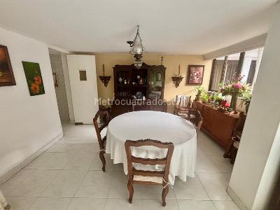 Casa de 3 alcobas en venta en El Lido, Cali, 201 m² · foto 3 de 14