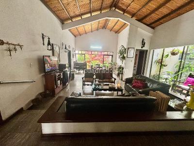Casa de 5 alcobas en venta en Tequendama, Cali, 252 m² · foto 3 de 13