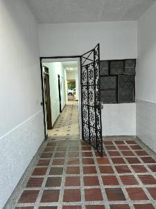 Casa de 4 alcobas en venta en Bretaña, Cali, 256 m² · foto 3 de 17