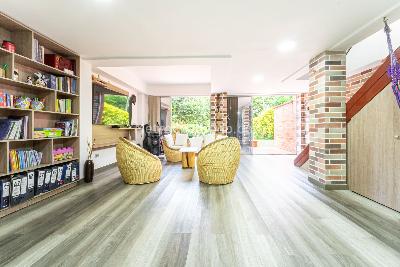 Casa de 4 alcobas en venta en Las Antillas, Envigado, 219 m² · foto 2 de 20