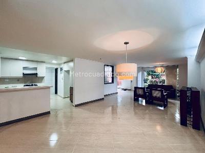 Casa de 4 alcobas en venta en El Poblado Castropol, Medellín, 171 m² · foto 4 de 13