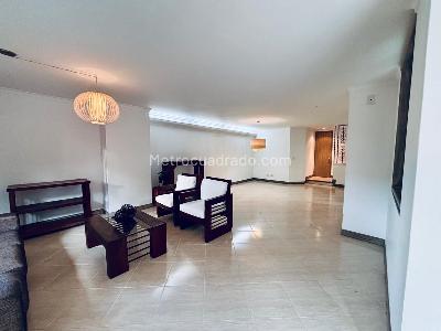Casa de 4 alcobas en venta en El Poblado Castropol, Medellín, 171 m² · foto 3 de 13