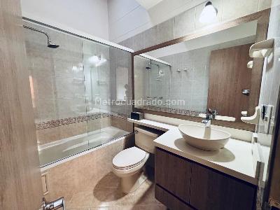 Casa de 4 alcobas en venta en El Poblado Castropol, Medellín, 171 m² · foto 12 de 13