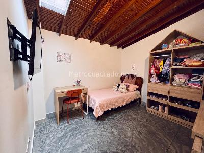 Casa de 5 alcobas en venta en El Dorado, Envigado, 126 m² · foto 5 de 13