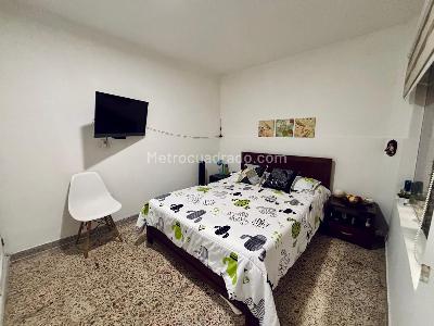 Casa de 5 alcobas en venta en El Dorado, Envigado, 126 m² · foto 11 de 13