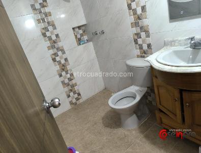 Casa de 5 alcobas en venta en Jardines De Santa Monica, Medellín, 240 m² · foto 9 de 19