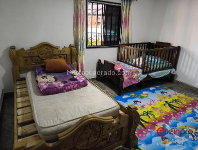 Casa de 5 alcobas en venta en Jardines De Santa Monica, Medellín, 240 m² · foto 10 de 19
