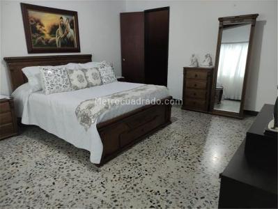 Casa de 5 alcobas en venta en Villa Hermosa, Medellín, 393 m² · foto 13 de 20
