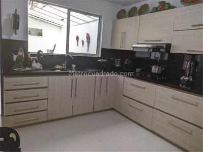 Casa de 5 alcobas en venta en Villa Hermosa, Medellín, 393 m² · foto 7 de 20