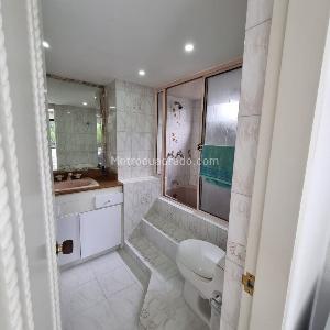 Apartamento de 4 alcobas en venta en Loma Del Tesoro, Medellín, 156 m² · foto 11 de 20