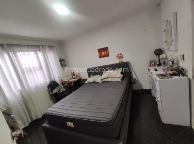 Casa de 3 alcobas en venta en Guayabal Cristo Rey, Medellín, 172 m² · foto 11 de 18
