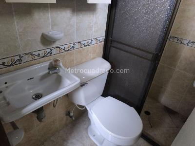 Casa de 4 alcobas en venta en Estadio Florida Nueva, Medellín, 308 m² · foto 15 de 19