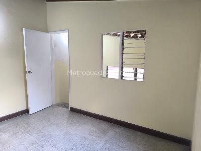 Casa de 4 alcobas en venta en Estadio Florida Nueva, Medellín, 308 m² · foto 16 de 19