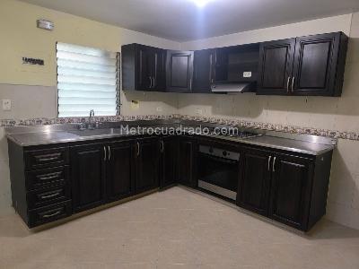 Casa de 4 alcobas en venta en Estadio Florida Nueva, Medellín, 308 m² · foto 3 de 19
