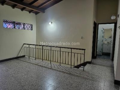 Casa de 4 alcobas en venta en Estadio Florida Nueva, Medellín, 308 m² · foto 4 de 19