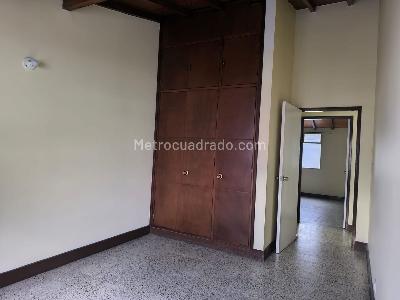 Casa de 4 alcobas en venta en Estadio Florida Nueva, Medellín, 308 m² · foto 6 de 19