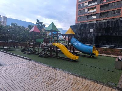 Apartamento de 3 alcobas en venta en El Poblado, Medellín, 92 m² · foto 4 de 20